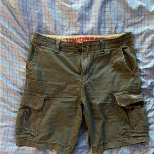 Union Bay Men 34 Waist Cargo Shorts Olive Green 12” Inseam